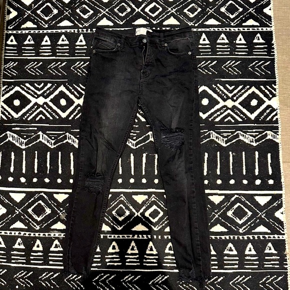 Free People Denim - Dark/Black Distressed Free People Skinny Jeans Size 26S